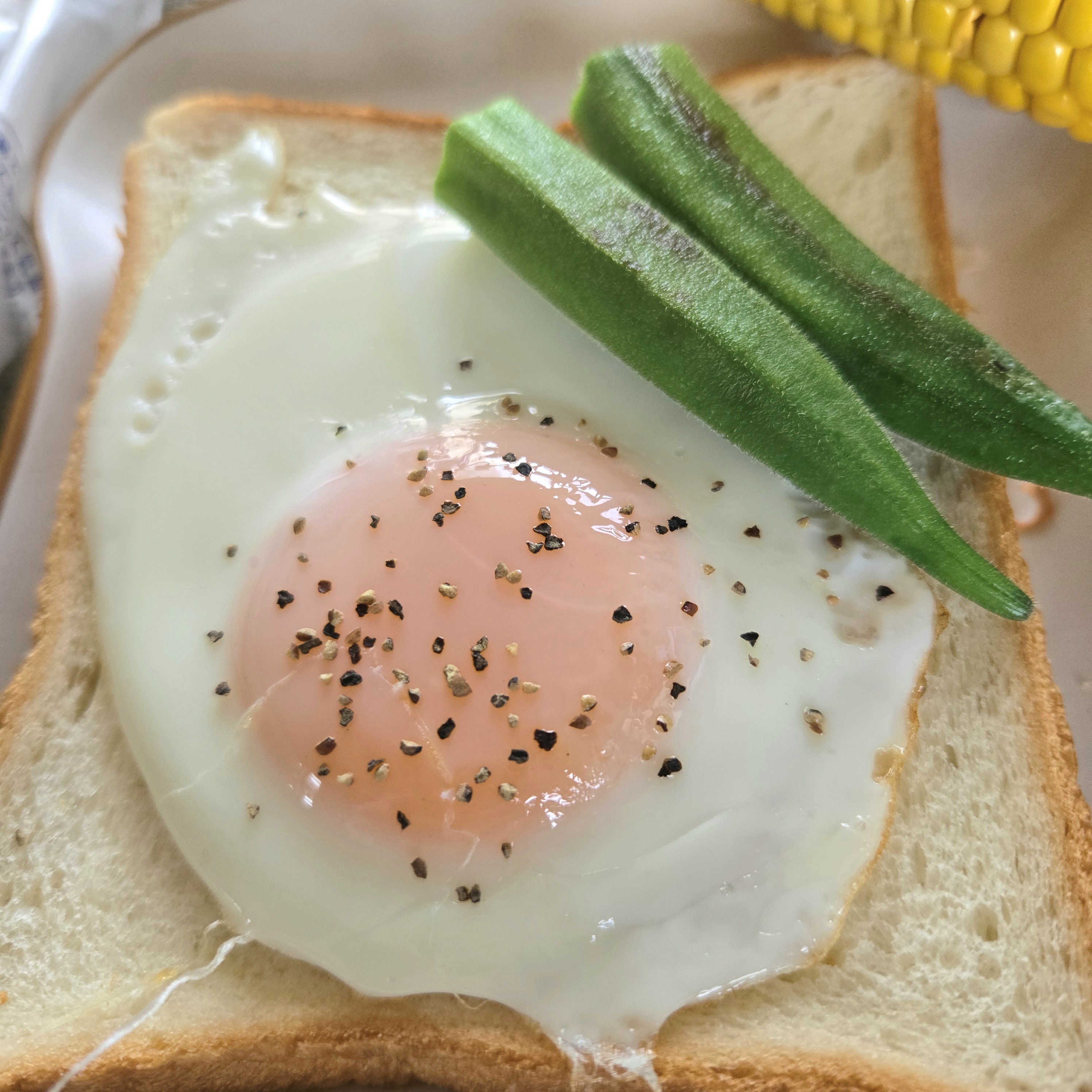 アリス♡さん・目玉焼き🍳オープンサンド🥪